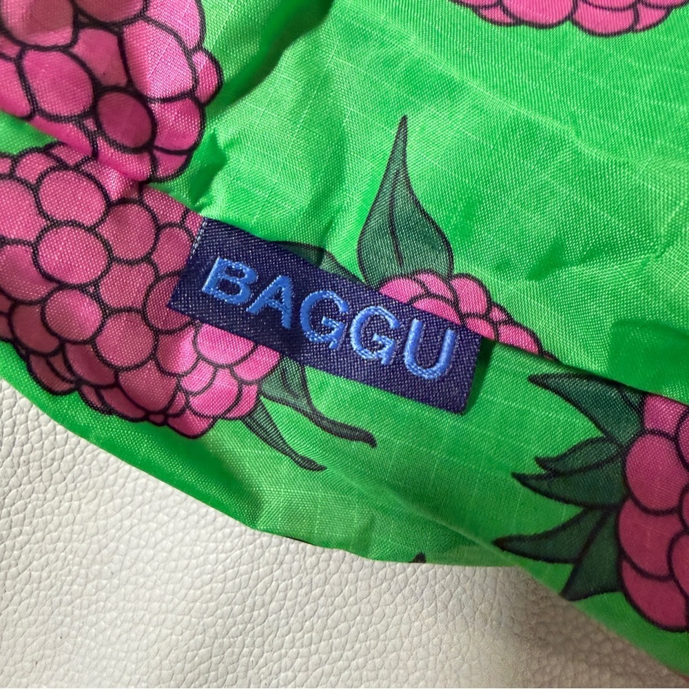 Green Raspberry Baggu Reusable Bag - Picture 6 of 6
